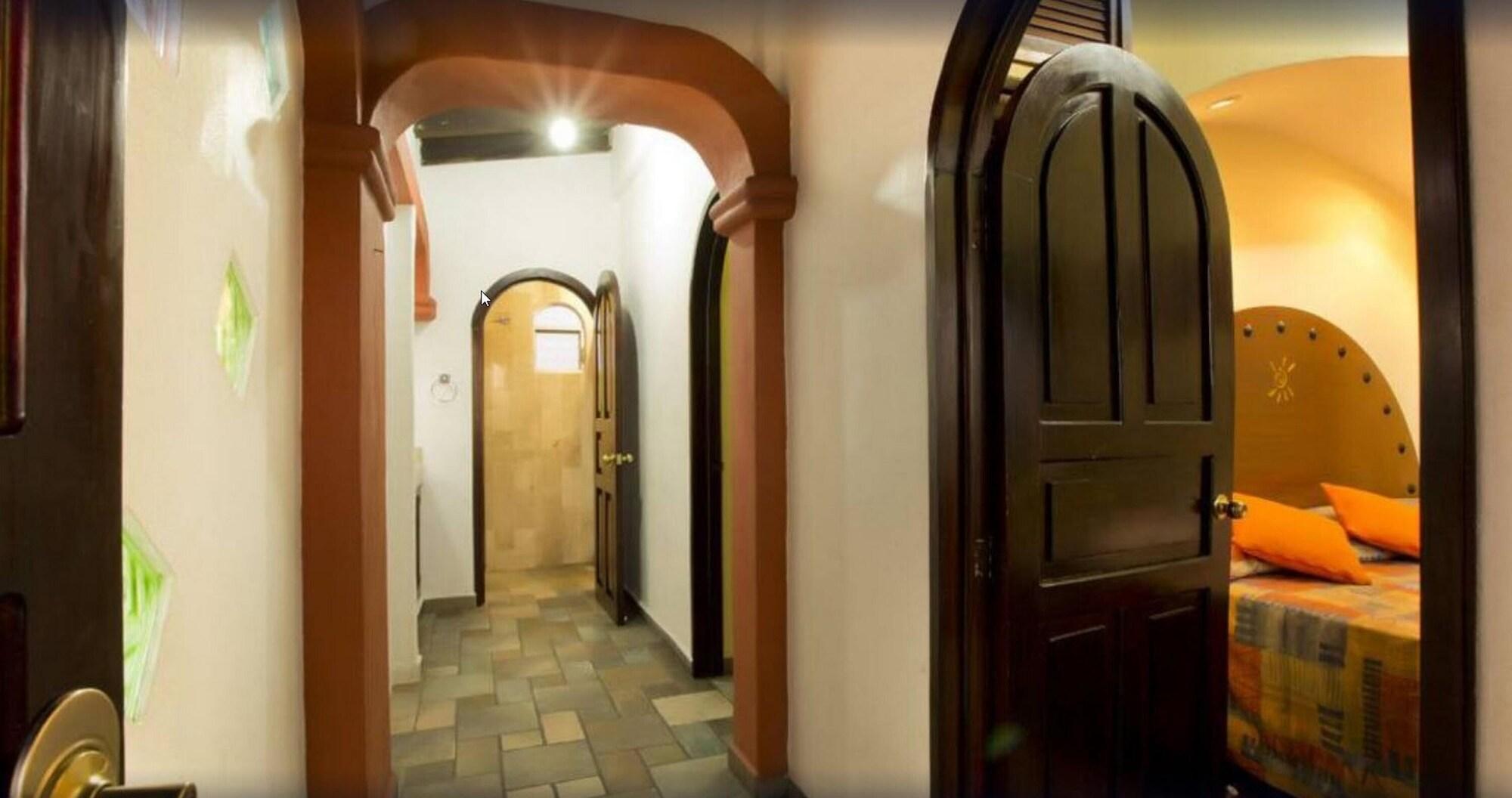 Hotel Mocali à Puerto Vallarta Extérieur photo