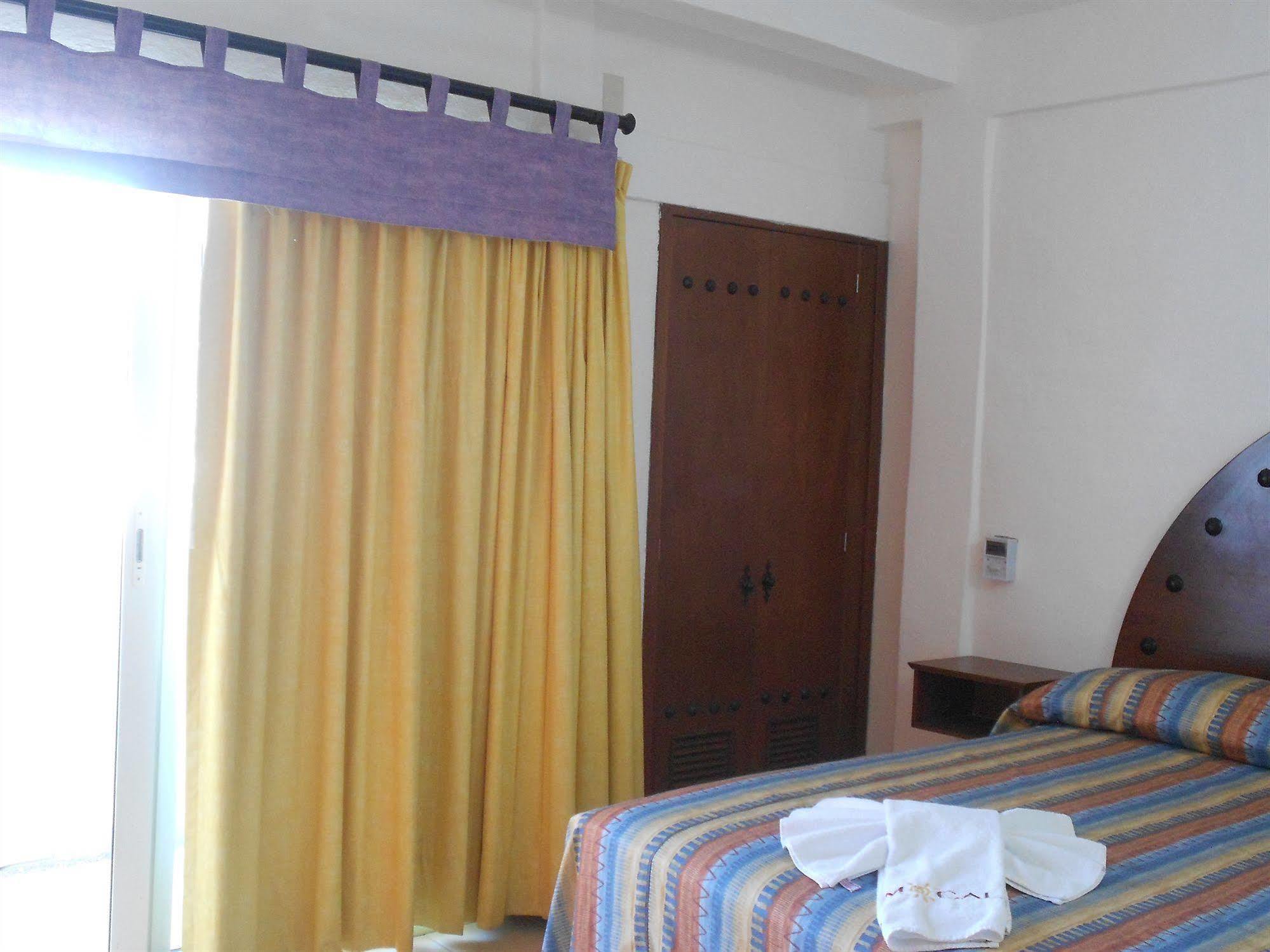 Hotel Mocali à Puerto Vallarta Extérieur photo